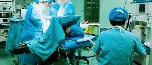 深夜产房故事：剖腹产后出现的奇怪事：莫名的肿块和会痛经的肚皮