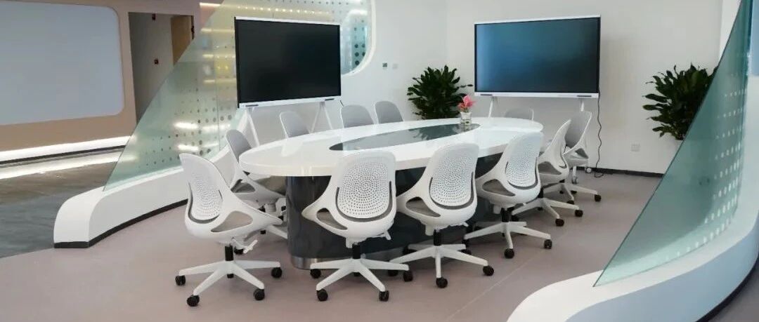 基地启用！在“太空舱”办公