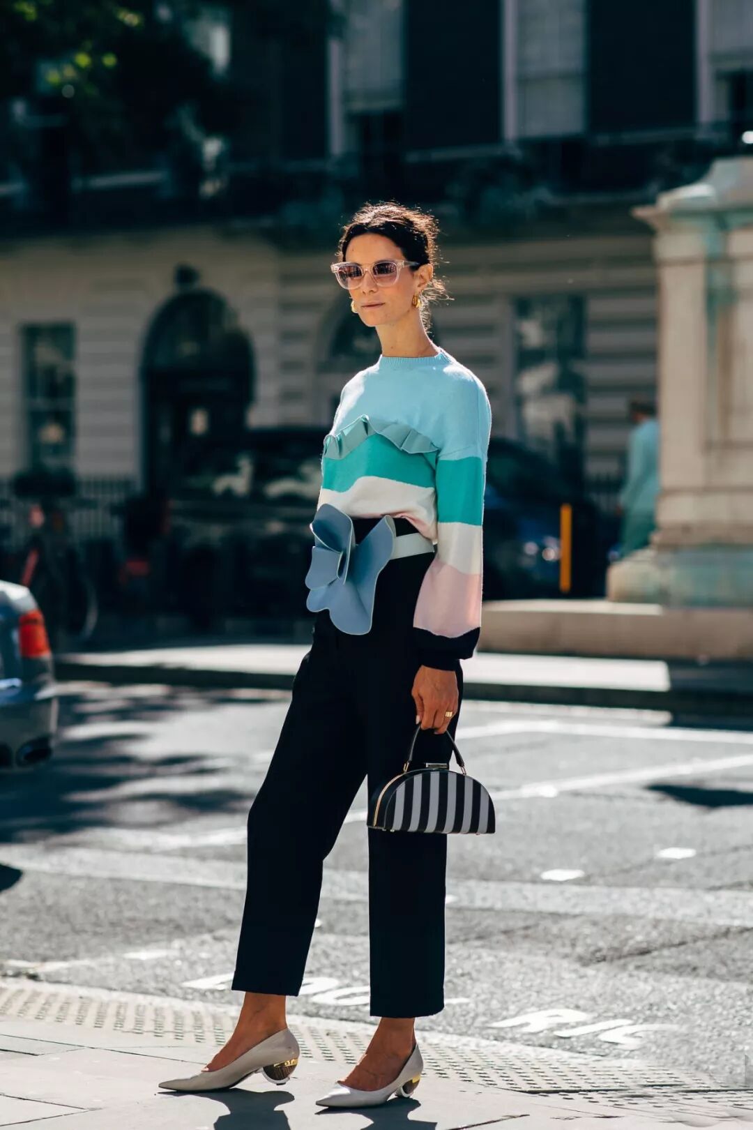 我打賭，19年開春穿上「花毛衣」，才最時髦好看！ 家居 第20張