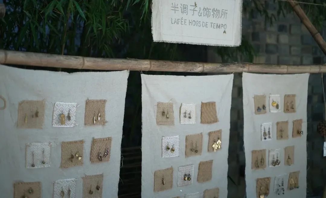 柏爾雅地板是幾線(xiàn)品牌_千柏地板_柏逸木地板