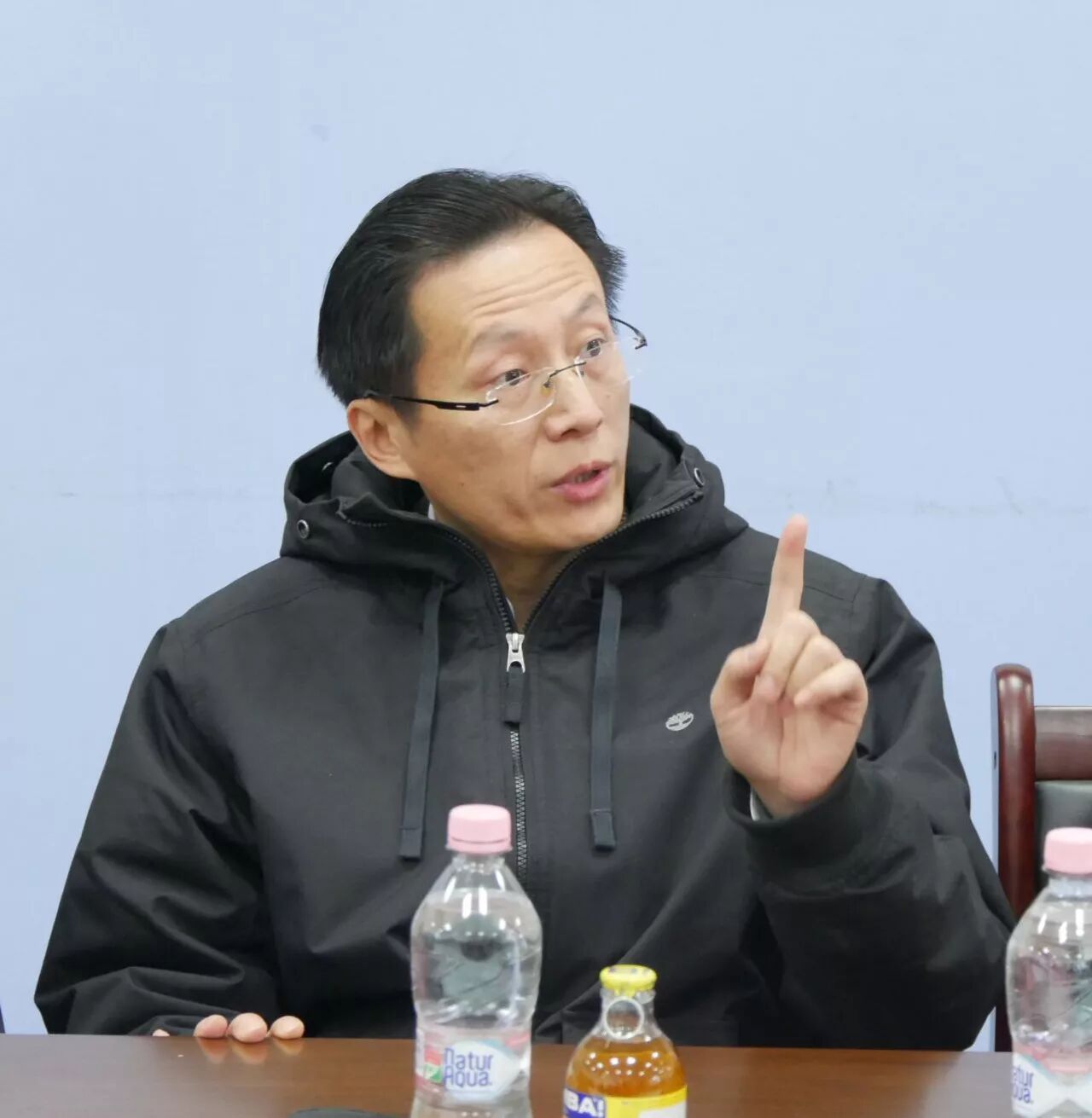 中华商会会长叶建新在会上说,昨天下午3点50分左右发生在温州商业区的