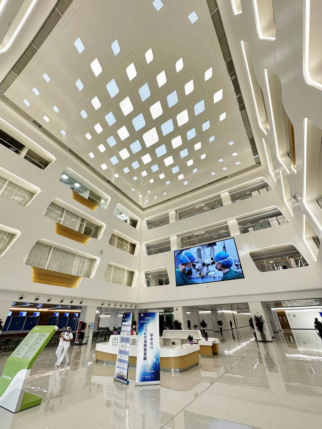 医院儿童病床为什么高【我眼中的巴州人民医院主题征文】时光深处的灯：我眼中的巴州人民医院_https://www.jmylbn.com_新闻资讯_第26张