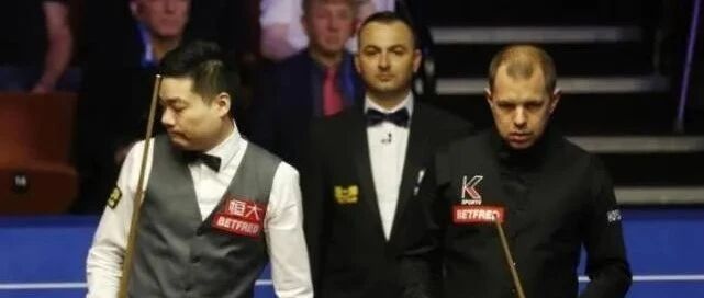 台球|丁俊晖苦主5-1打爆世界第一，4届世锦赛冠军遭世界第10完爆，塞尔比很无奈