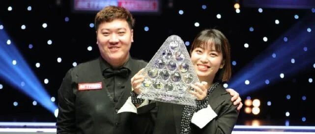 台球|颜丙涛220万巨奖赠漂亮女友，2-4不敌塞尔比，逆转王4-5无缘4强