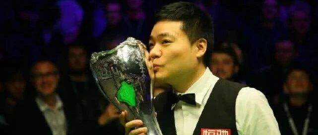 台球|丁俊晖冲第15冠！英锦赛3冠80五虎第一位，11月开启卫冕之旅