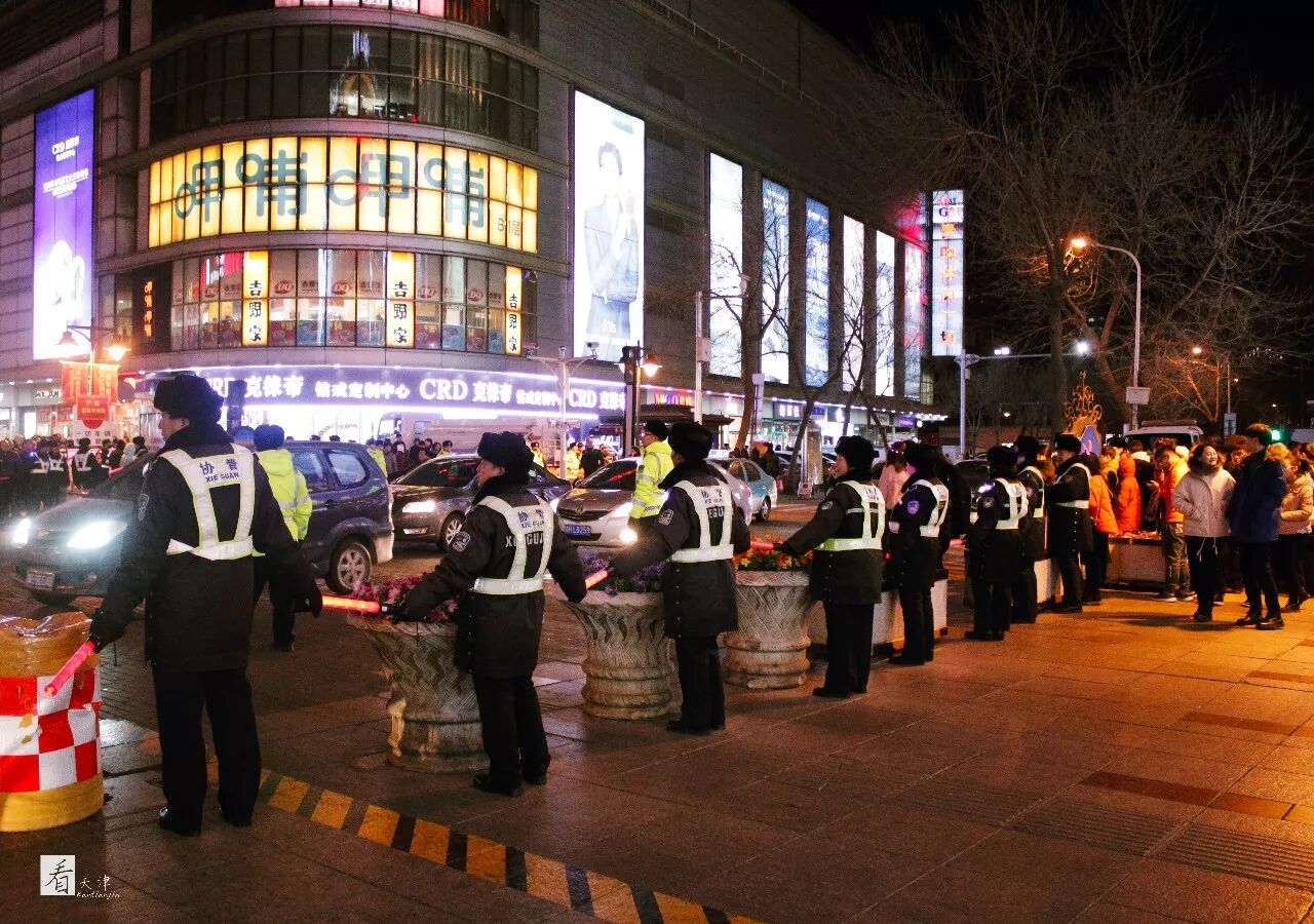 12.24滨江道的"平安夜"现场,你们满怀希望的样子真美!