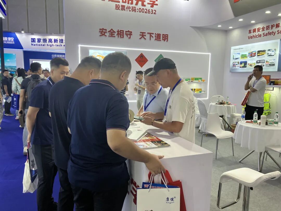 道明光学在梁山车辆展 (4)