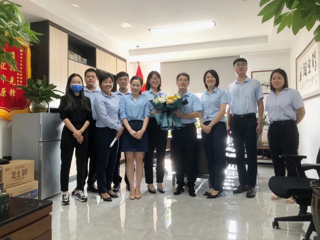 桃李铭师恩，中原所开展感恩拜师献花活动