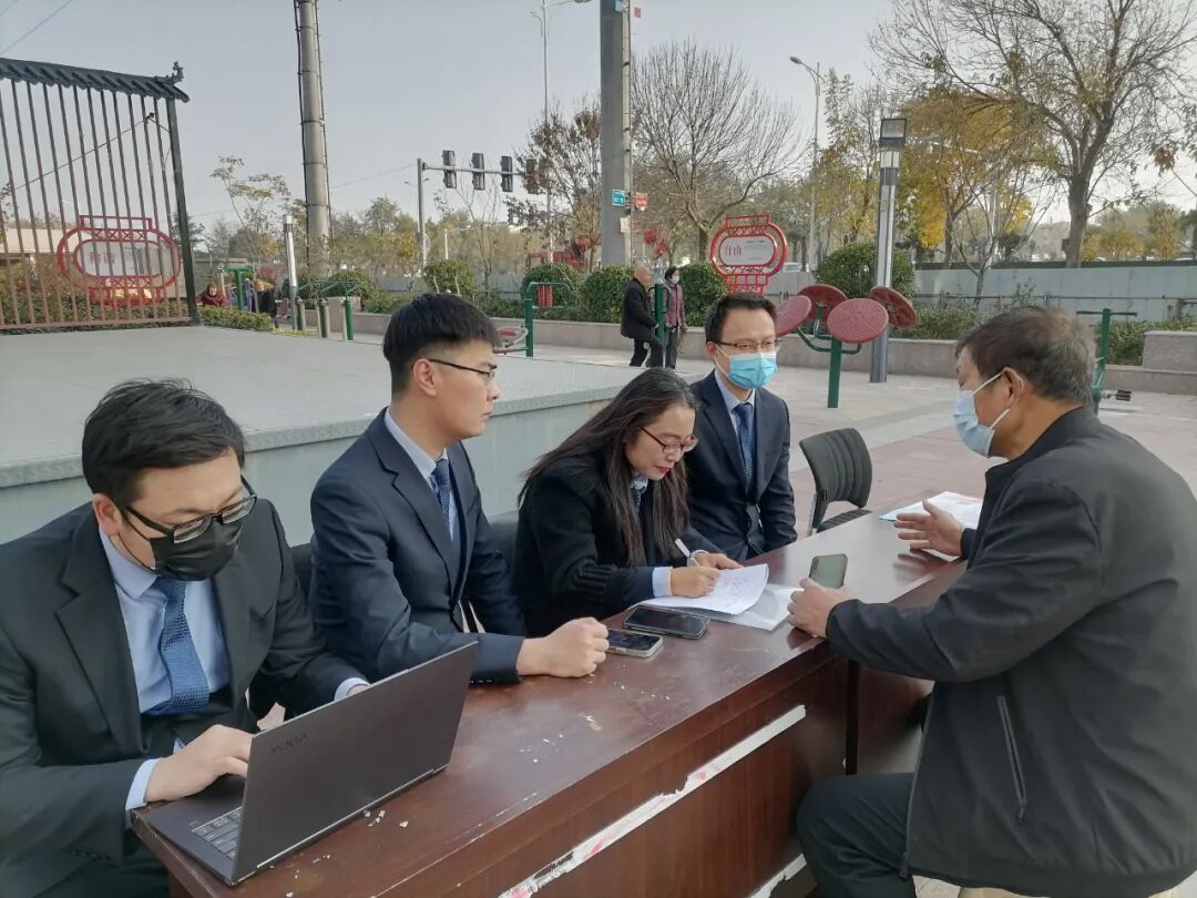 村居法律顾问送法入村，服务村民，促进社会和谐