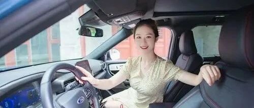 跟领导出差，我坐副驾被辞退，搞懂这3个乘车礼仪，升职受重用