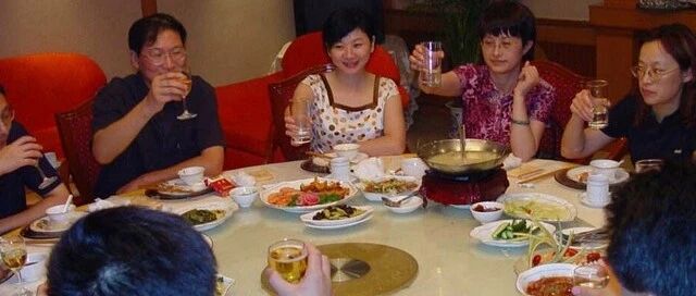 同学聚会上，切记不要说出这3句话，不仅会吃亏，而且越混越差！