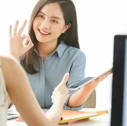 饭局上，领导说“帮我夹个菜”，不聪明才直接夹，情商高的这么做