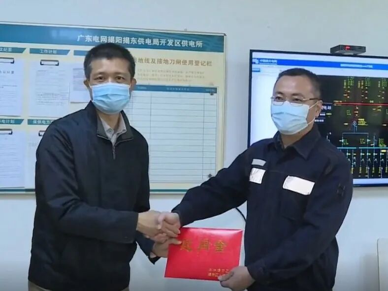 节日守在岗 领导送关怀 方烽王拥新带队慰问节日坚守岗位人员