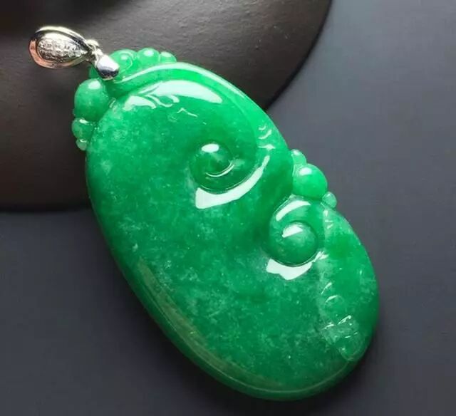 翡翠如何戴，让您更年轻