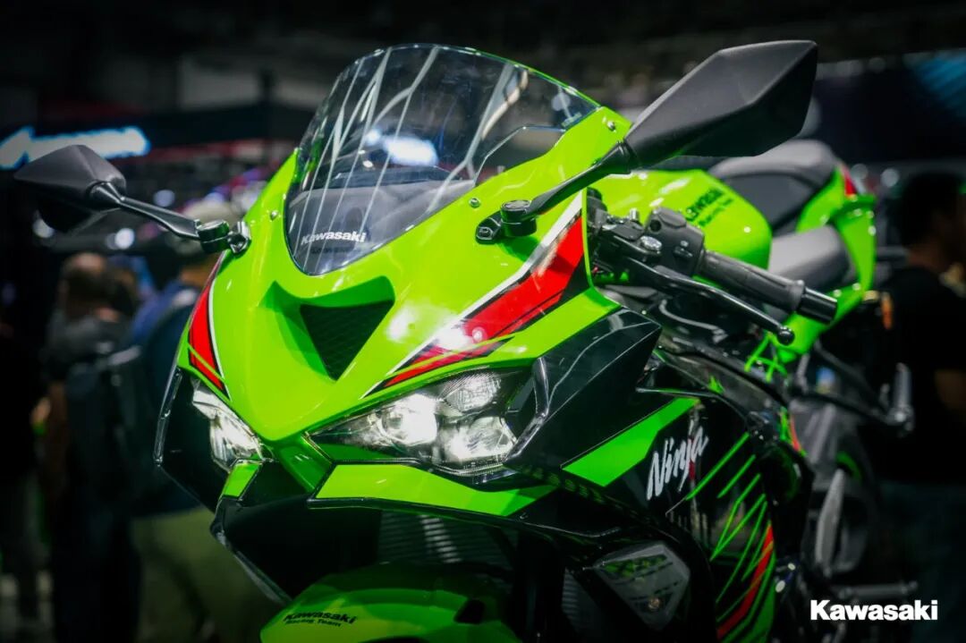 通过发布会现场展示参数来看,这台川崎zx-6r的实际排气量为636cc,最大