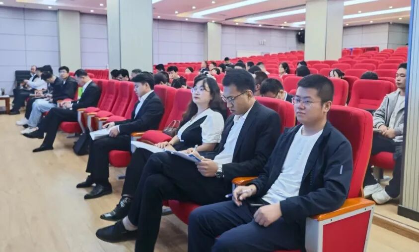 精深教研，开启新程，成功学校2025年高考物理试题研讨暨物理教师培训会