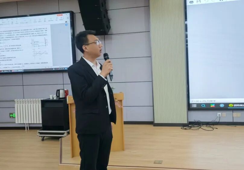 精深教研，开启新程，成功学校2025年高考物理试题研讨暨物理教师培训会