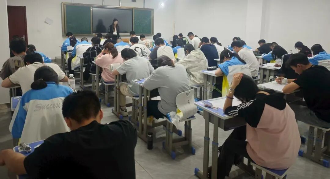 滚动检测找问题，查漏补缺促提分，成功高考二校开展本学期第一次滚动考试