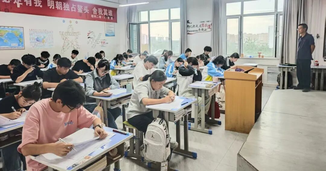 滚动检测找问题，查漏补缺促提分，成功高考二校开展本学期第一次滚动考试