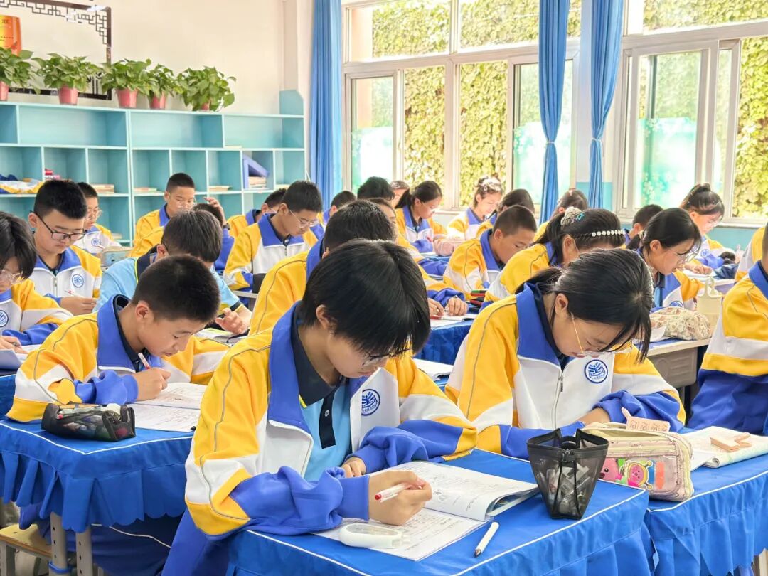 成功初中丨撸起袖子加油干，初中师生状态满格，斗志满满！