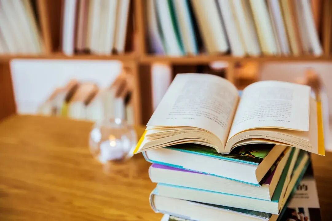 打通图书出版商业节点，“多多读书月”下的拼多多突围路径