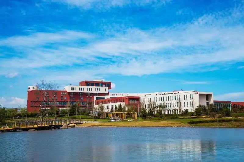 "电影之都"设置四周年之际,"北京电影学院现代创意媒体学院"正式转设