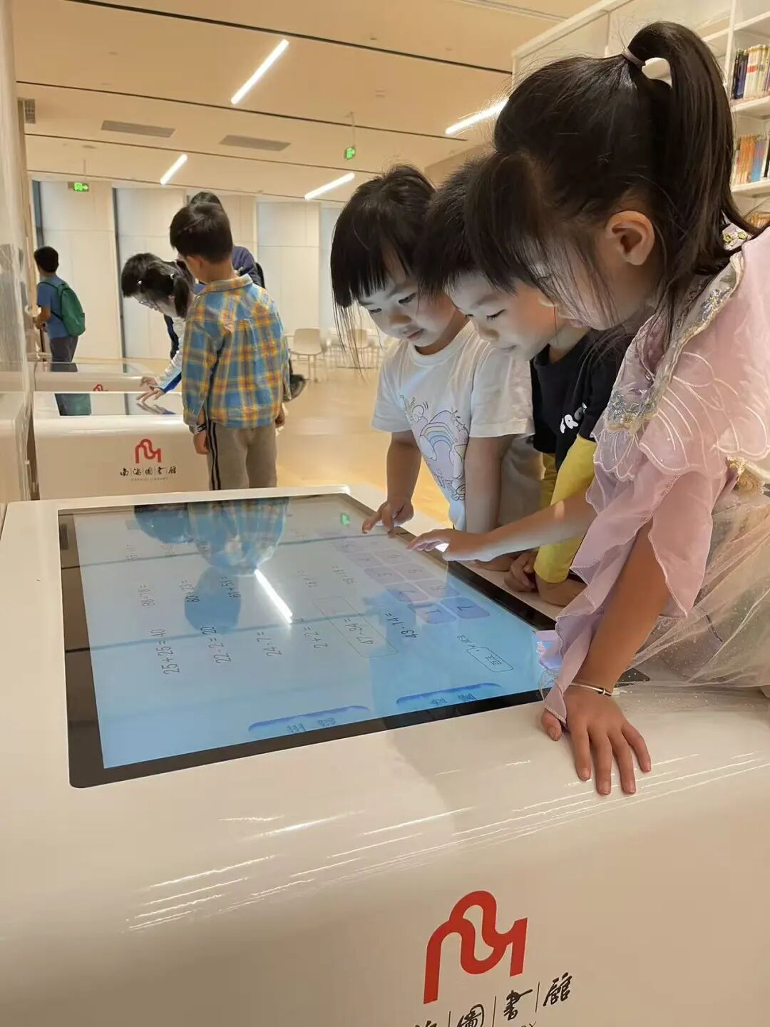 0be96d9b409fc21206676fbe29ad51d6