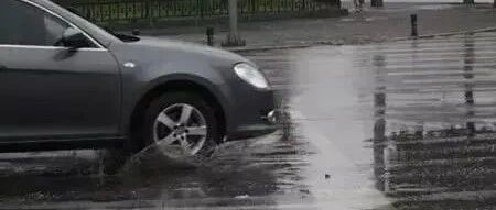 雨天出行，这份驾驶指南快来收藏！