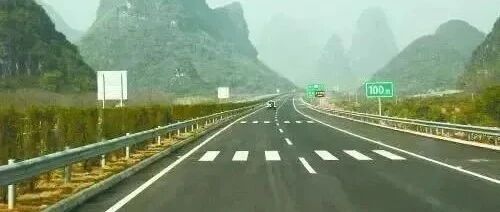高速公路上也有“斑马线”？干啥用的？看完绝对涨知识！