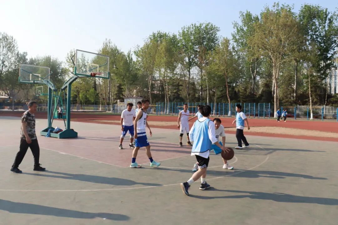 第一初级中学:迎篮而上,悦动青春——长清区第一初级中学初二篮球3v3