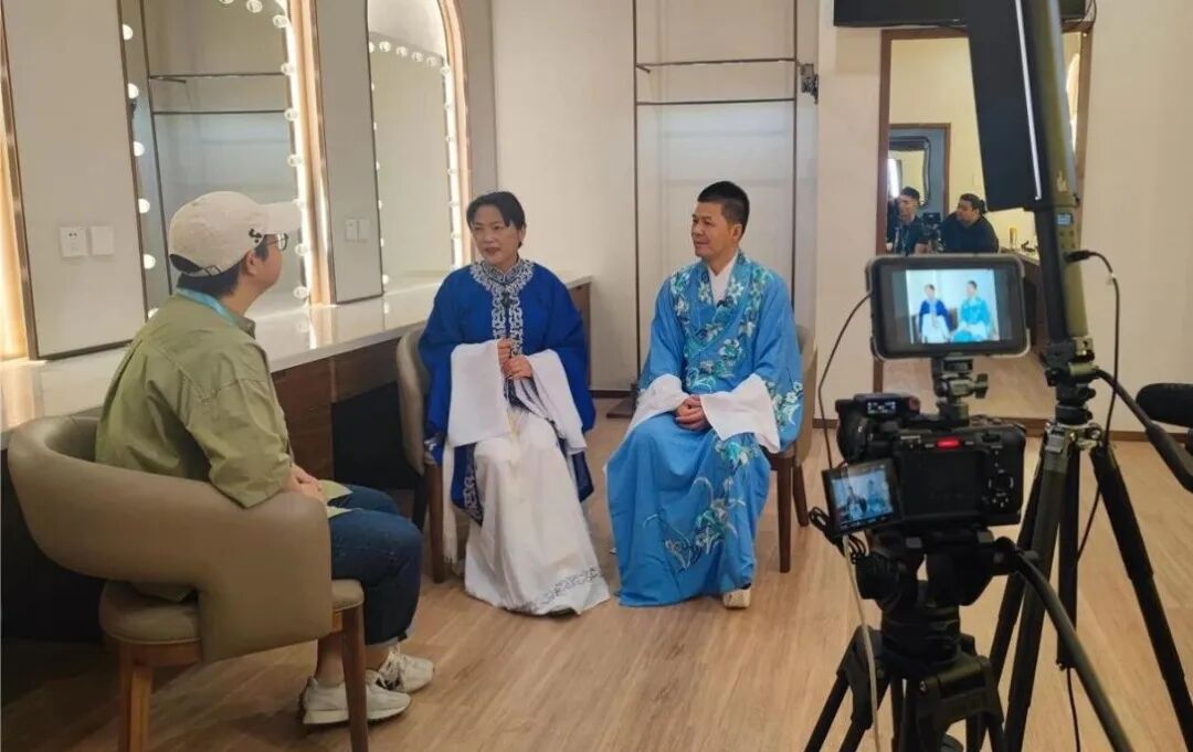 主演余琼莹、林初发接受央视采访