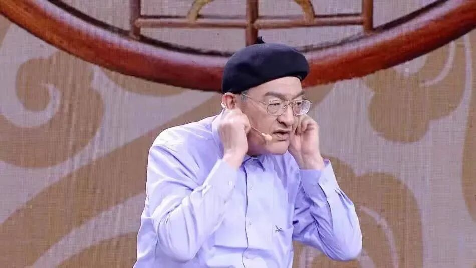 手指甲黑青是什么原因