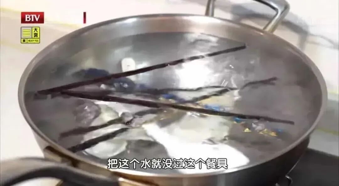手指甲黑青是什么原因