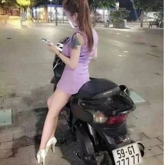 妹子，你车牌号真是霸气啊