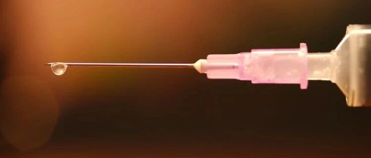 "打疫苗"用英语怎么说?