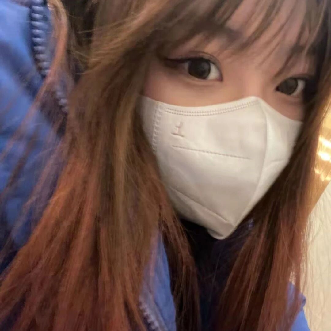 原来女生戴上口罩后，眼睛都这么好看吗？网友：这颜值不要太高