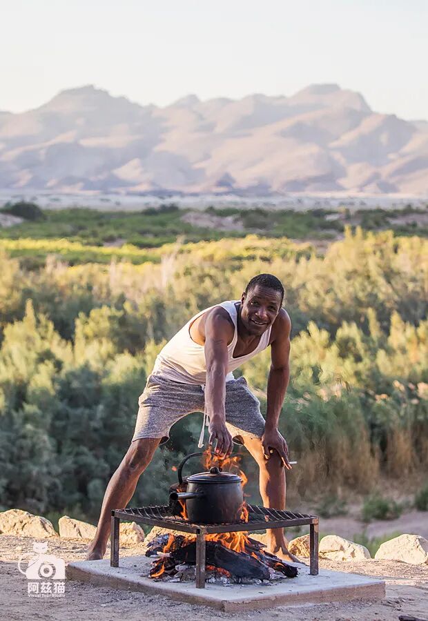 纳米比亚：骷髅海岸追踪沙漠狮