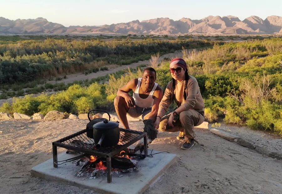 纳米比亚：骷髅海岸追踪沙漠狮