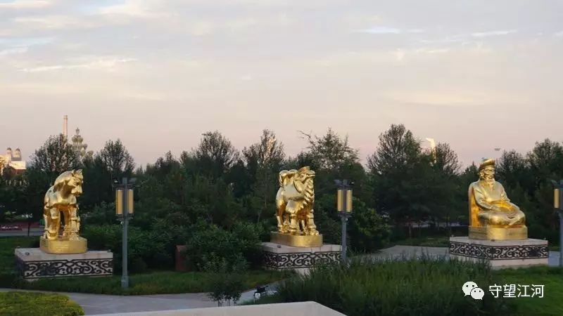 【黄河十年行之十一】康巴什这个城市的设计集中了全世界的智慧?奢华背后值得深思的的生态问题! 【黄河十年行之十一】康巴什这个城市的设计集中了全世界的智慧?奢华背后值得深思的的生态问题!
