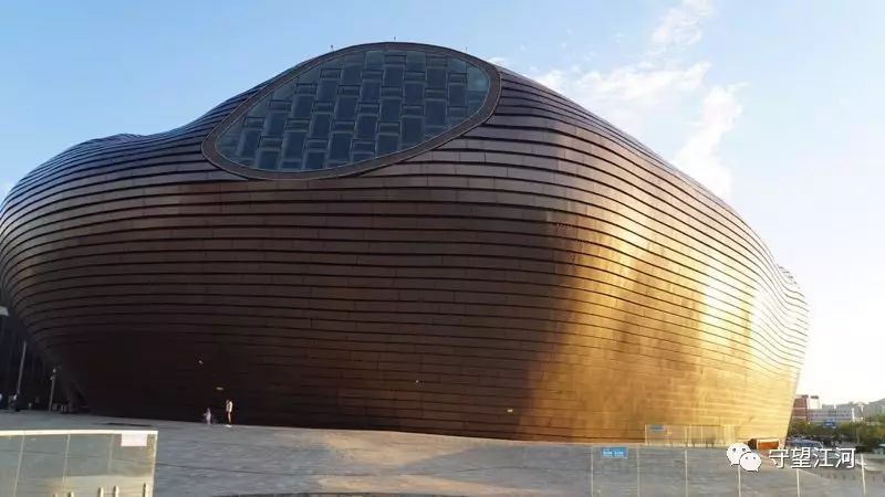 【黄河十年行之十一】康巴什这个城市的设计集中了全世界的智慧?奢华背后值得深思的的生态问题! 【黄河十年行之十一】康巴什这个城市的设计集中了全世界的智慧?奢华背后值得深思的的生态问题!