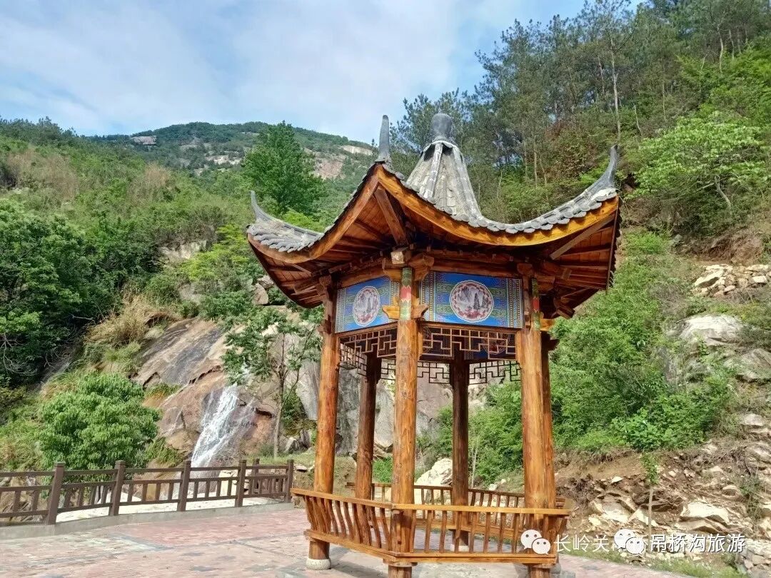 200627揭晓湖北省黄冈市麻城市木子店镇长岭关村吊桥沟亭子对联