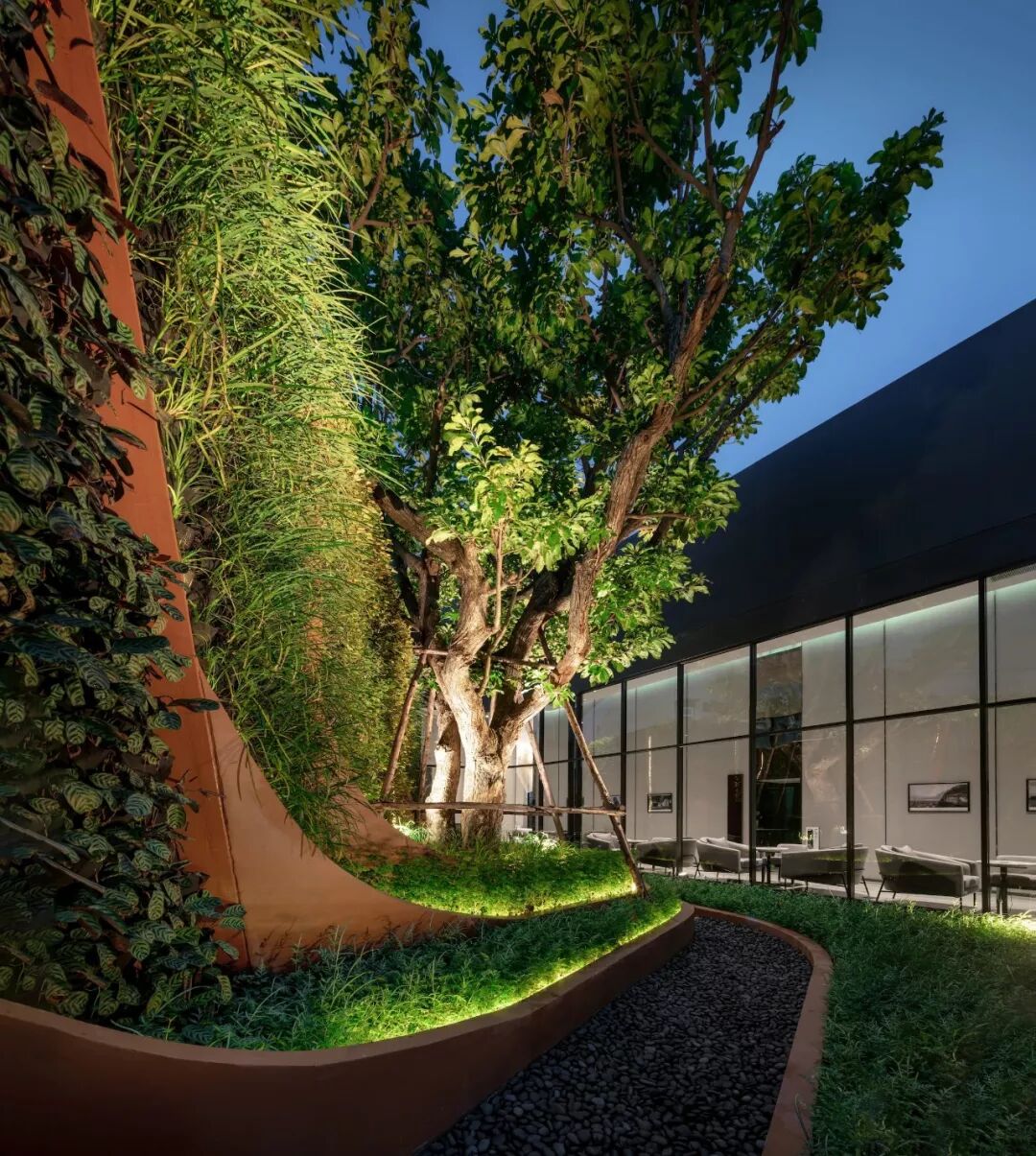 小小一方种植池，主角配角两相宜