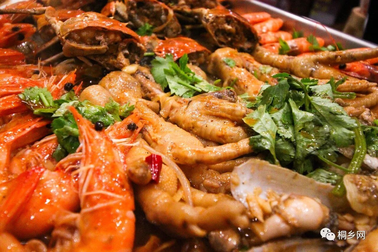 今天你的宵夜由海鲜小吃界鼻祖【何记花甲】承包啦
