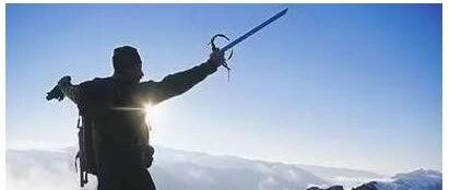 成功需要：高人指点、贵人相助、个人奋斗......