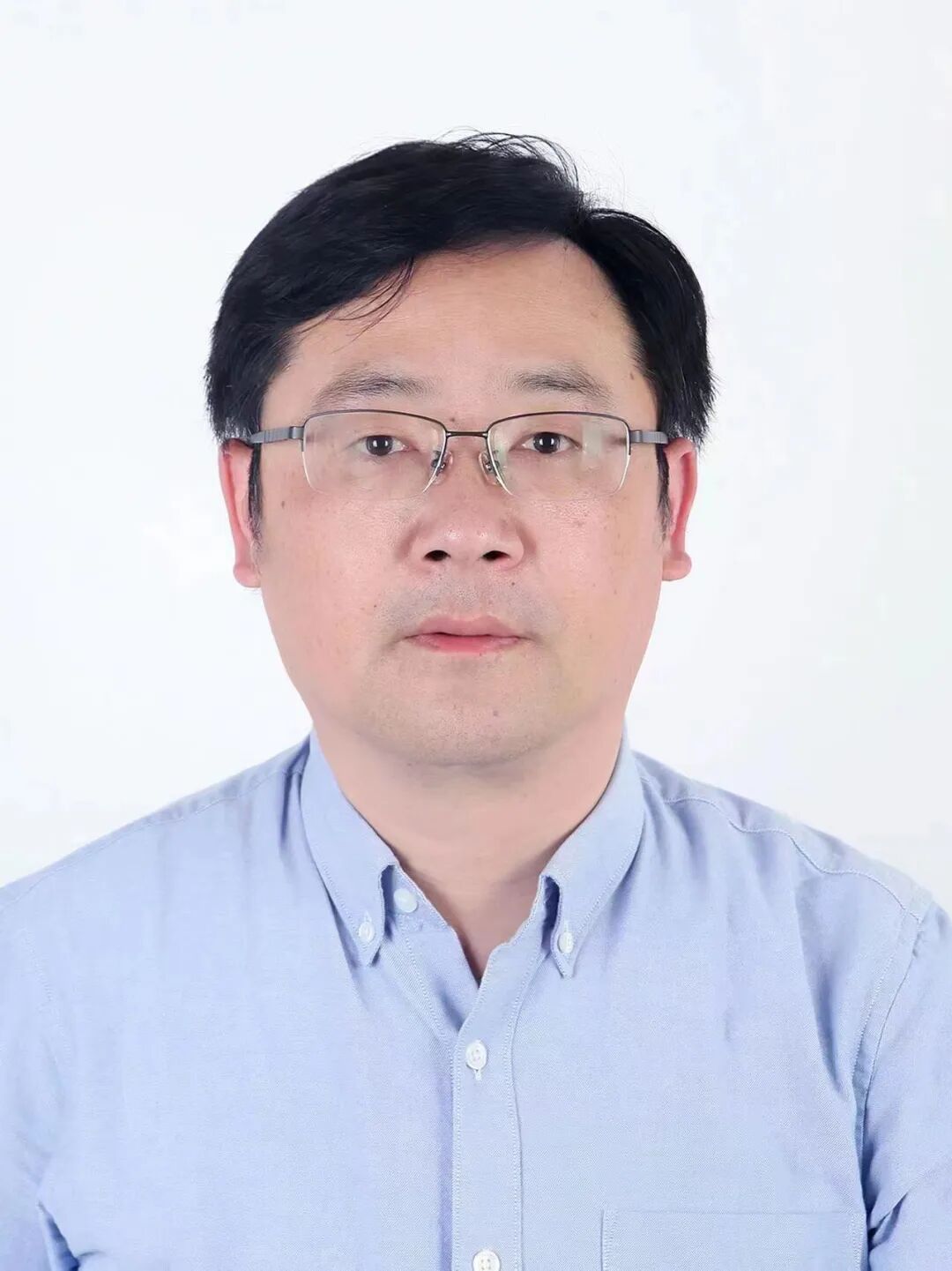 湘见艺评丨 周新民:《芳草》读闻冰轮的散文