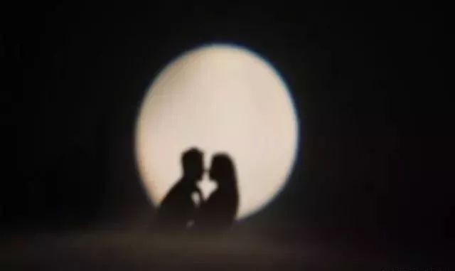 林志玲曬與男子接吻剪影，想不到卻是他，網友：林志玲又調皮了 娛樂 第3張