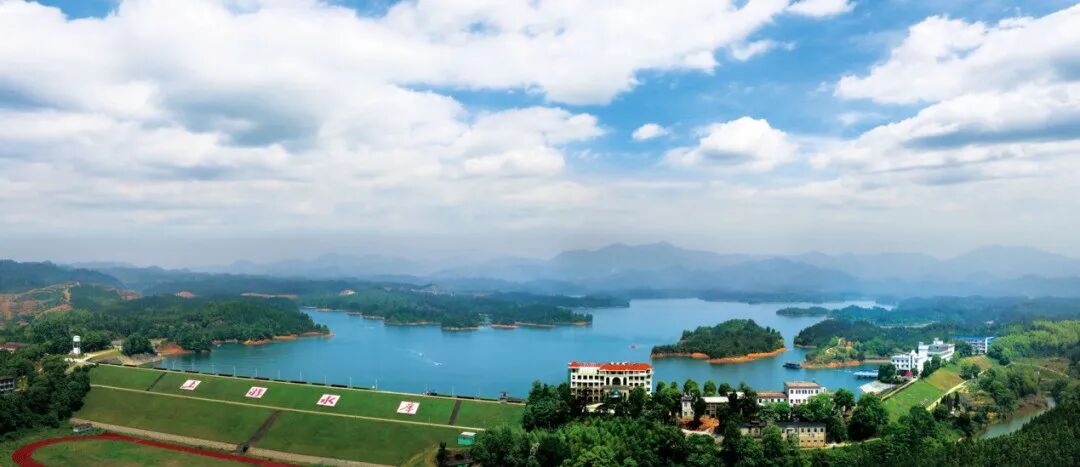 景区被评为江西省首家国家水利风景区和江西省省级风景名胜