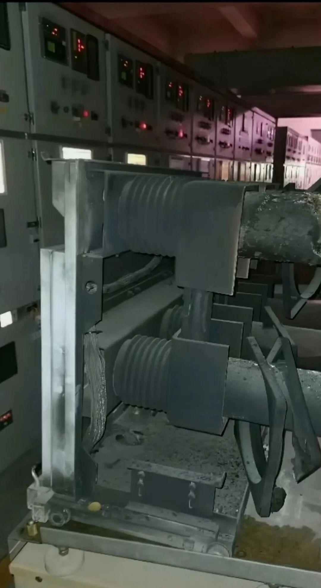 两起开关柜故障案例分析及防范措施的图5