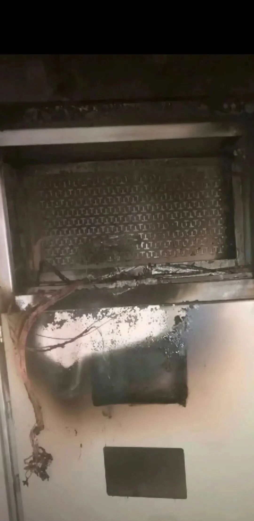 两起开关柜故障案例分析及防范措施的图3