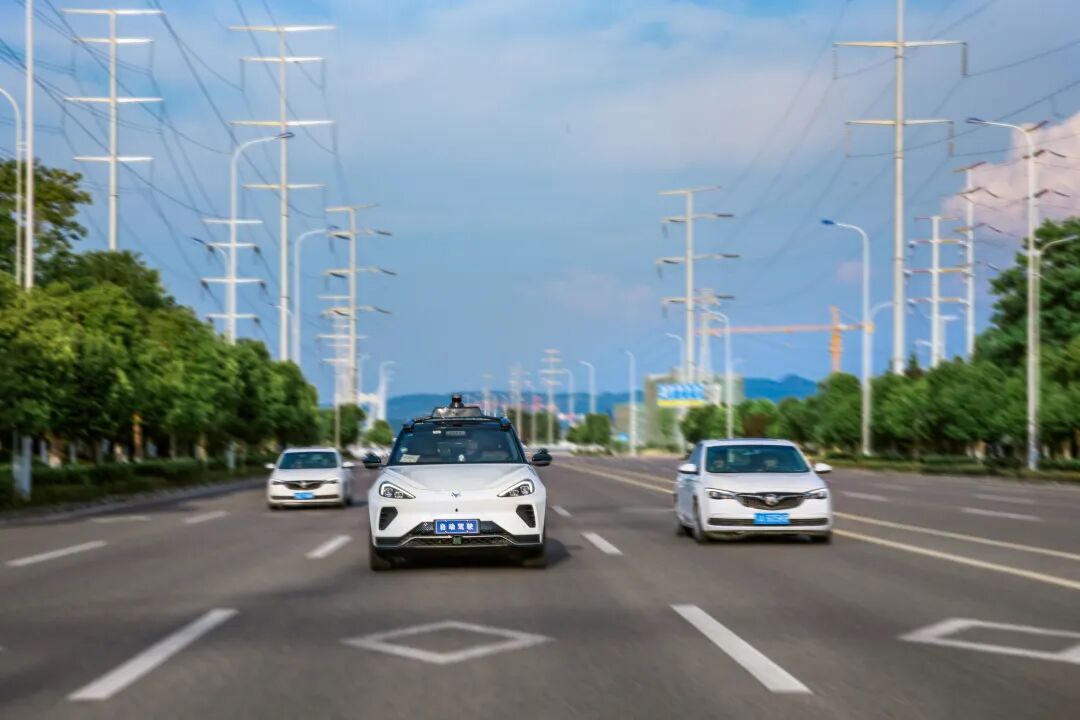 怎样在"永川发布"打到一辆"无人车"01扫码进入"萝卜快跑"小程序即可约